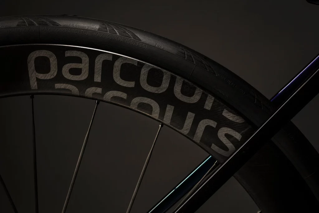 Paire de roues Parcours Strade GT VibraCORE profil 49 54mm rayons carbone Alpina Carbolite